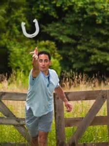 man-throwing-horseshoe